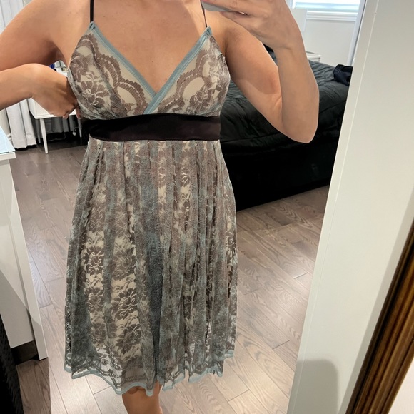 Brown lace dress which beige lining and teal lace accents - Picture 1 of 2